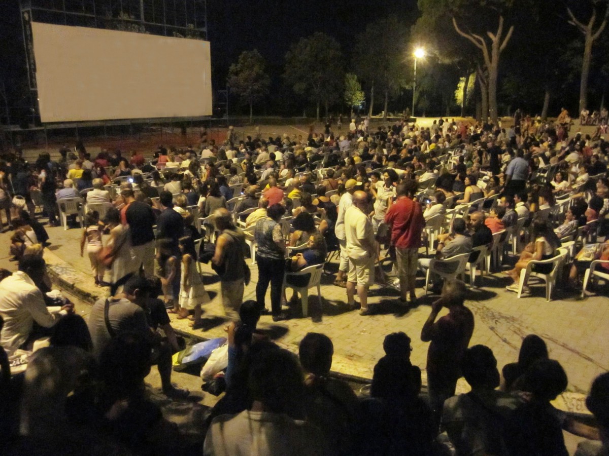 Aprilia, mancano i soldi: salta il cinema all’aperto. E per la festa di San Michele…