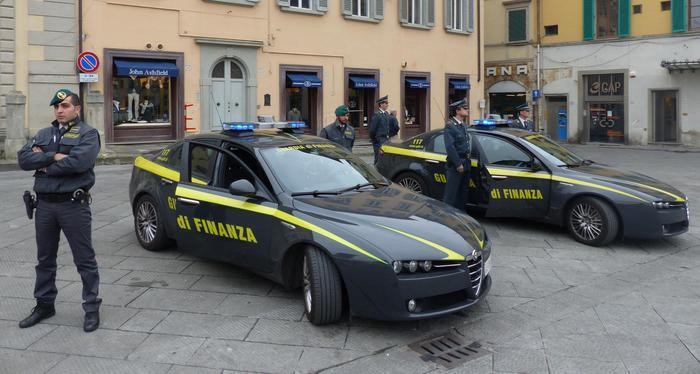 Il re di truffe ed evasione fiscale nel Lazio: sequestrate anche Rolls Royce e Ferrari