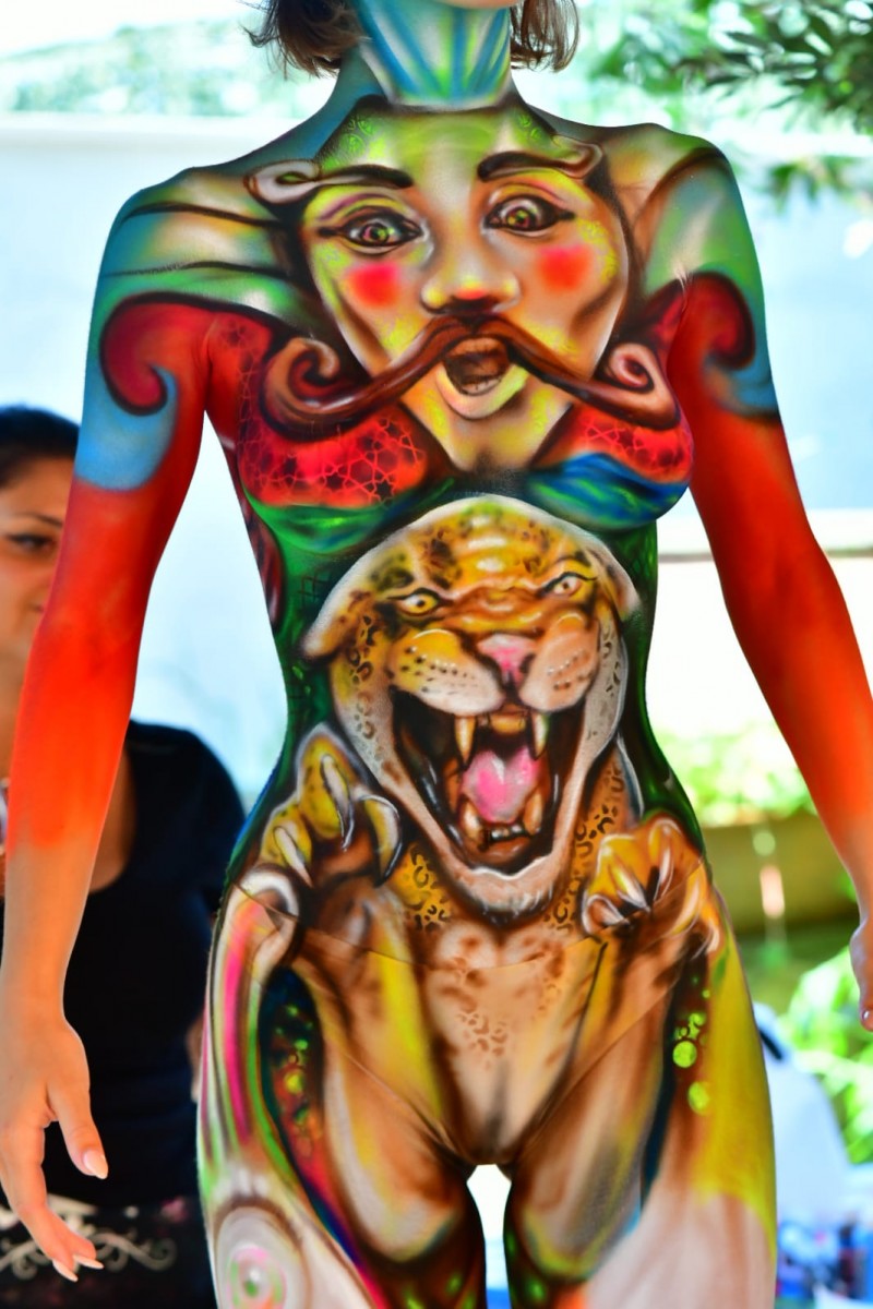 Esplosione di colori e arte per le competizioni di bodypainting a Genzano -  Il Caffe