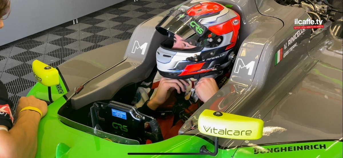 Formula 4: sul circuito di Jerez stupisce il pilota laziale Valerio Rinicella