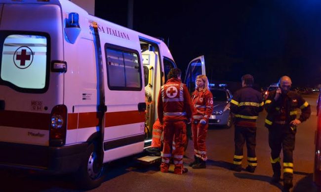 Ambulanza prende in pieno un’auto, due bimbi di Nettuno in Ospedale