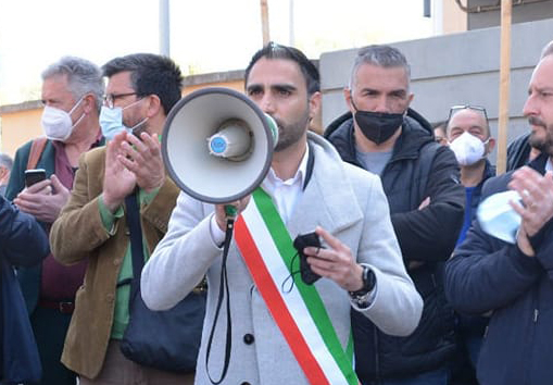 L'ira del sindaco di Pomezia dopo la sfiducia: «Un gesto vigliacco»