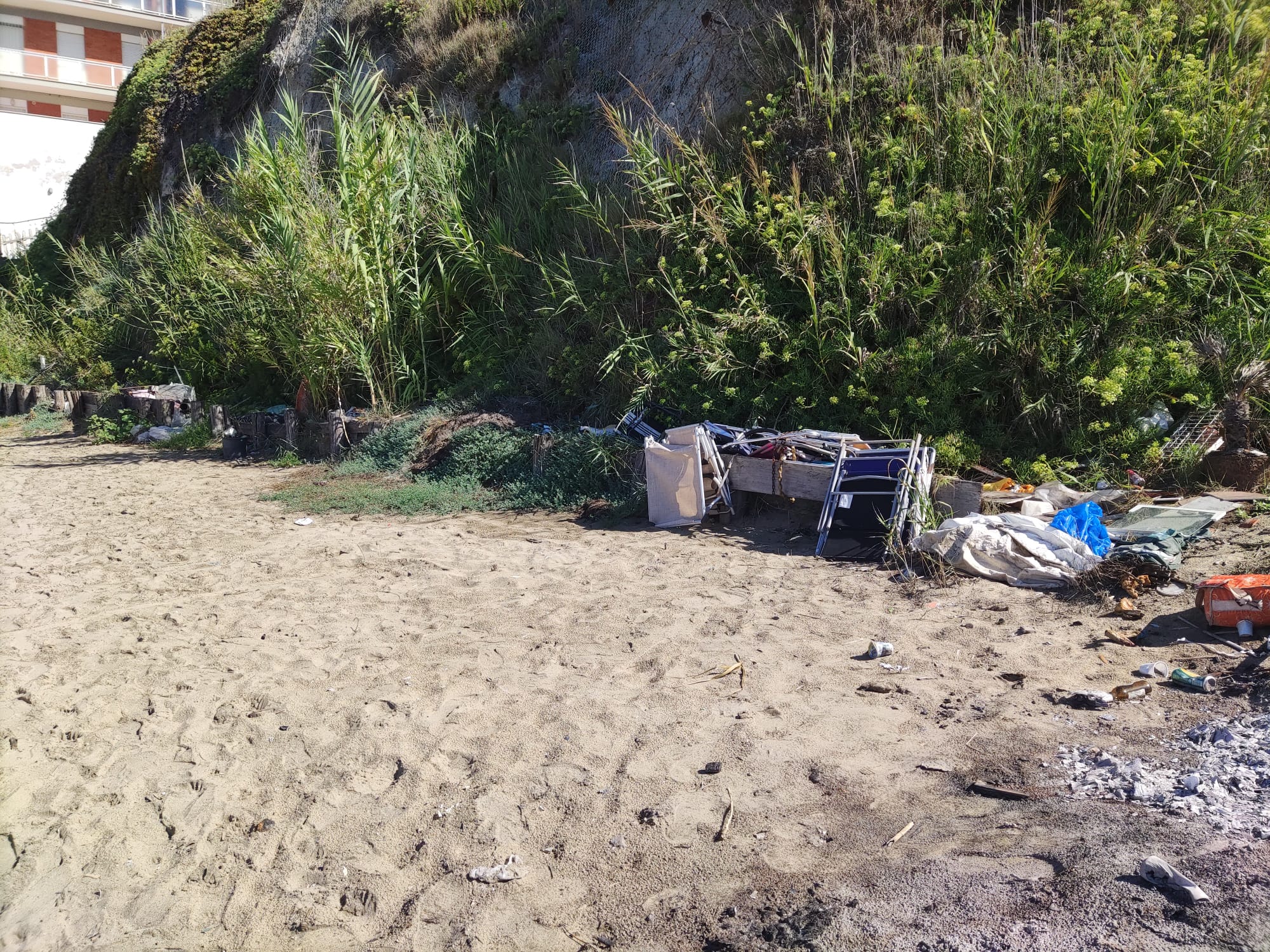 Spiagge libere sporche segnalate ad Anzio, a breve la bonifica