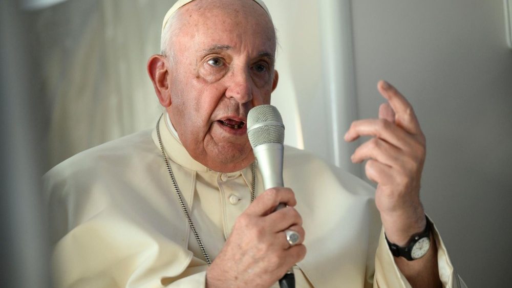 Il Papa: Ad Anzio ho pianto per i ragazzi morti in guerra, siate pacifisti
