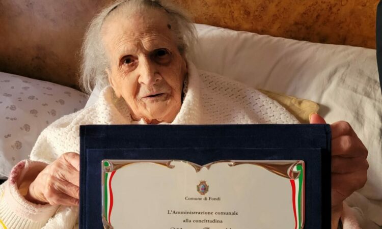 Recitò con Raf Vallone, Felice Chiusano (Quartetto Cetra) la voleva in sposa: nonna Maria compie 100 anni