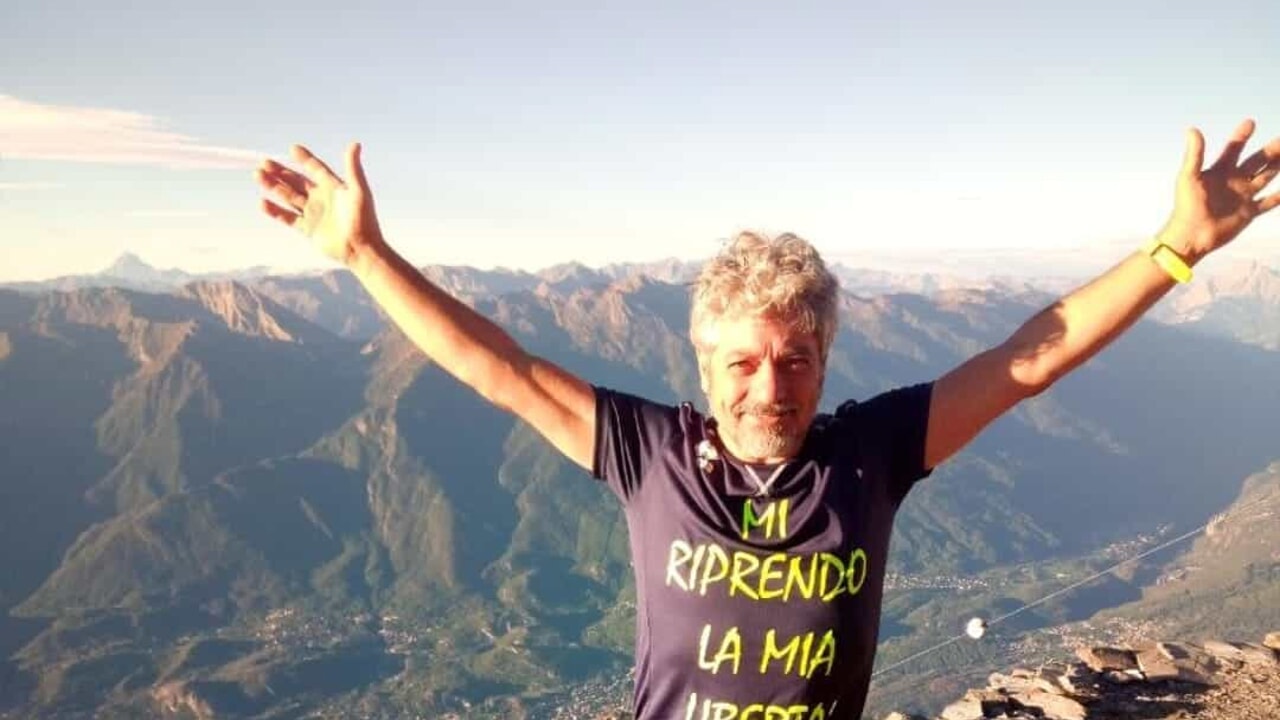 “Fottuto dallo Stato”, Salvatore Gigante in bici per l’Italia fa tappa a Nettuno