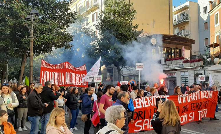Manifestazione contro il Termovalorizzatore di Roma: la gente dice 
