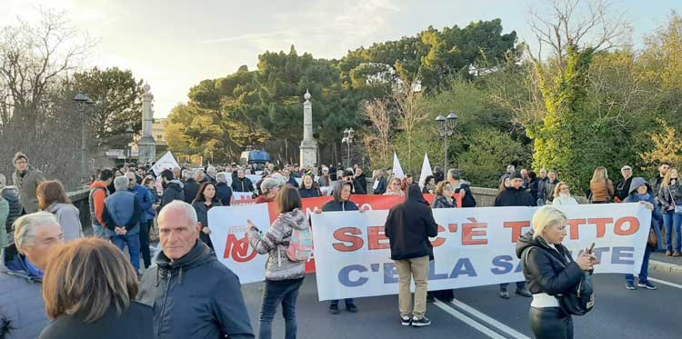 Manifestazione contro il termovalorizzatore di Roma