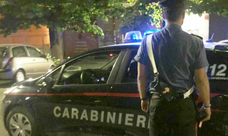 Fermati su un’auto rubata con targhe contraffatte ad Anzio, arrestati 2 fratelli