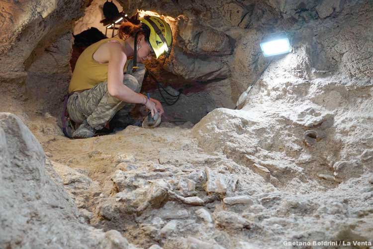 Nuovi scavi archeologici nella grotta Guattari al Circeo: si cercano le stanze dell'uomo di Neanderthal