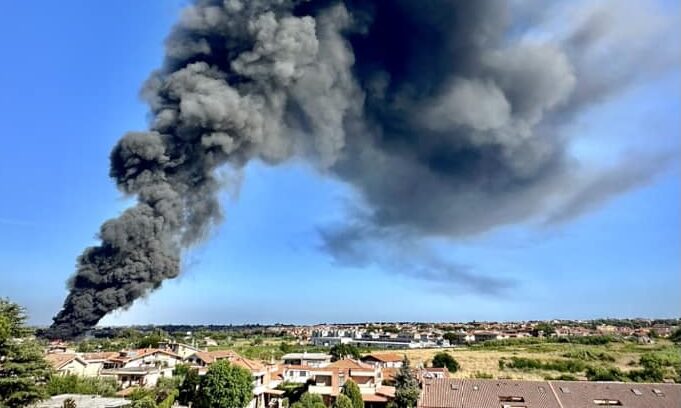 I casi Aprilia, Pomezia, Ciampino: 145 incendi a impianti rifiuti in 10 anni