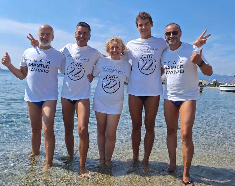 Cinque atleti di Anzio hanno attraversato lo stretto di Messina a nuoto