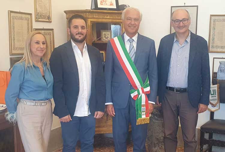Marino, il sindaco Cecchi riceve in Comune il campione di basket Alessandro Giovannangelo