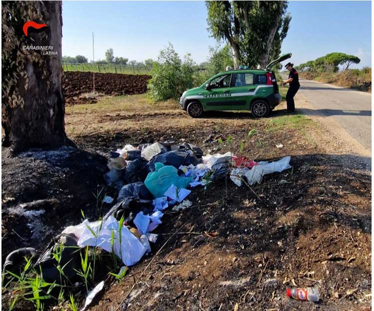 Latina, abbandona i rifiuti ma lascia “indizi”: rintracciato e denunciato