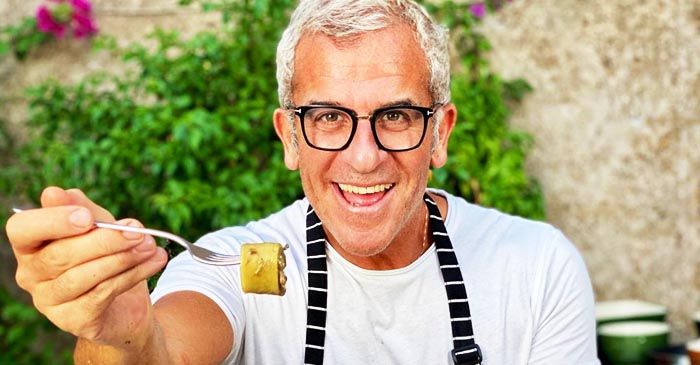 Chef Max Mariola si racconta a Radiosei: “Sono cresciuto a Nettuno” - Il  Caffe
