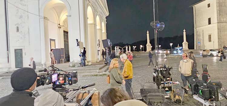 Il set del film con regia di Luca Zingaretti in piazza di Corte, ad Ariccia