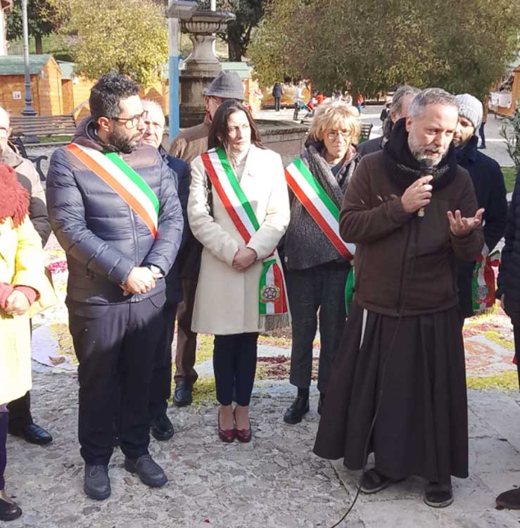 Il comune di Greccio festeggia gli 800 anni del presepe con il quadro-infiorato di Genzano