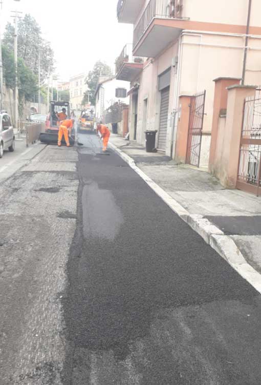 Genzano, nuovo asfalto in via Montegiovetti e Di Vittorio. Lavori su via Togliatti e De Amicis per la fibra 