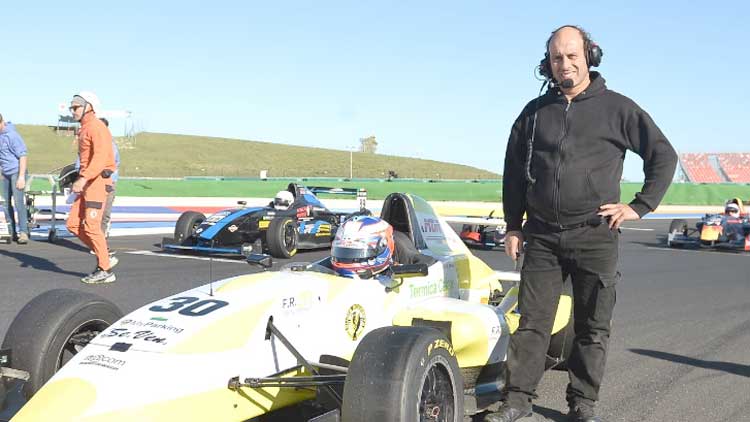 Marino, il meccanico (ed ex pilota) Alessio De Nicola conquista il campionato italiano di Formula X