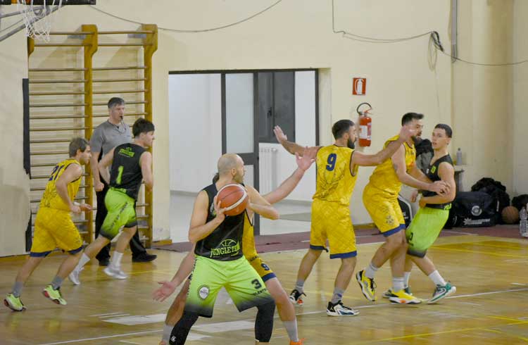 Basket, prima sconfitta per il BK Genzano (50 a 56) contro lo Jungle Team di Palestrina
