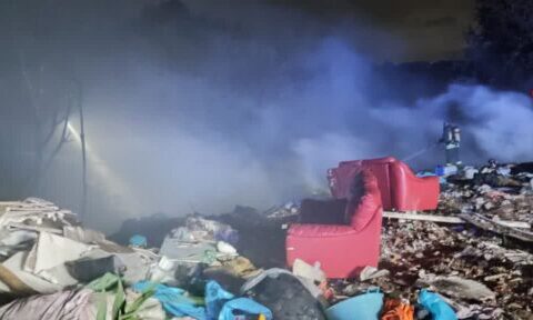 Incendio di rifiuti ad Ardea, sono bruciate sostanze pericolose? Lo spiega la Asl