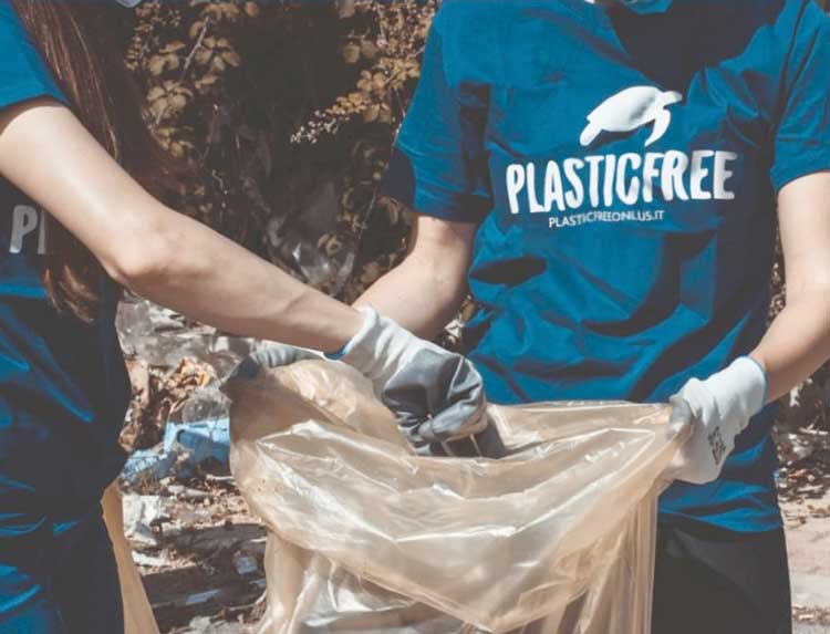Velletri, volontari Plastic free ripuliscono i Pratoni del Vivaro: domenica 19 novembre
