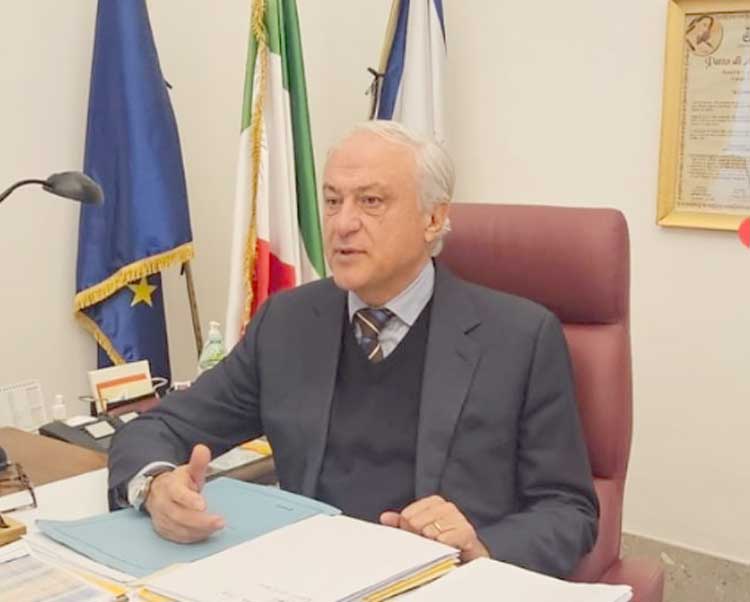Il sindaco Stefano Cecchi: "Scuole, sport, teatro, ex mattatoio e ostello: così cambierò Marino"