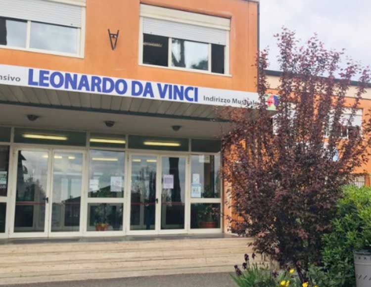 L'ingresso della scuola Leonardo da Vinci di Ciampino