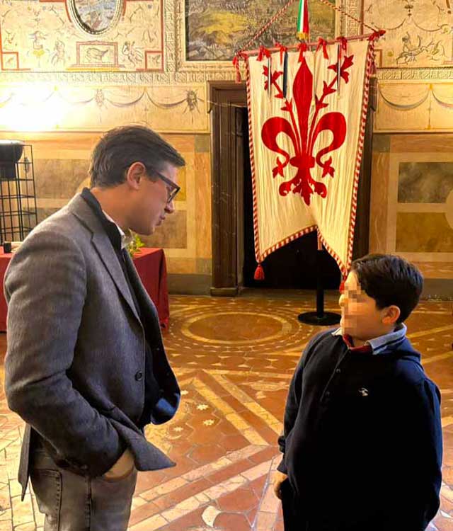 Il sindaco di Firenze Dario Nardella con il piccolo Jacopo di Latina