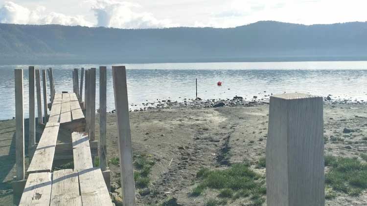 Il lago Albano travolto dalla crisi idrica, meno 11 centimetri in 4 mesi: ecco cosa succede