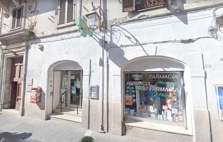 Albano vende (oltre a case e negozi) anche le farmacie comunali: chi le comprerà?