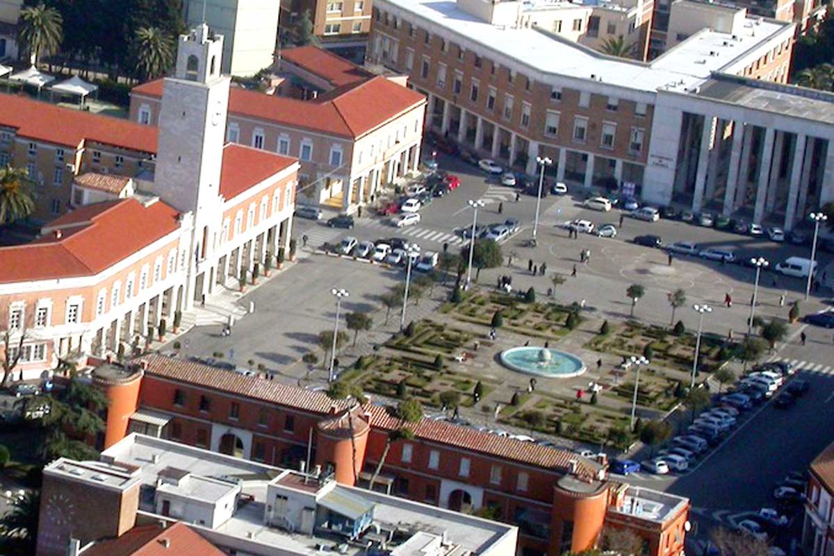 Una parte di piazza del Popolo a Latina sarà riaperta al traffico: addio isola pedonale?