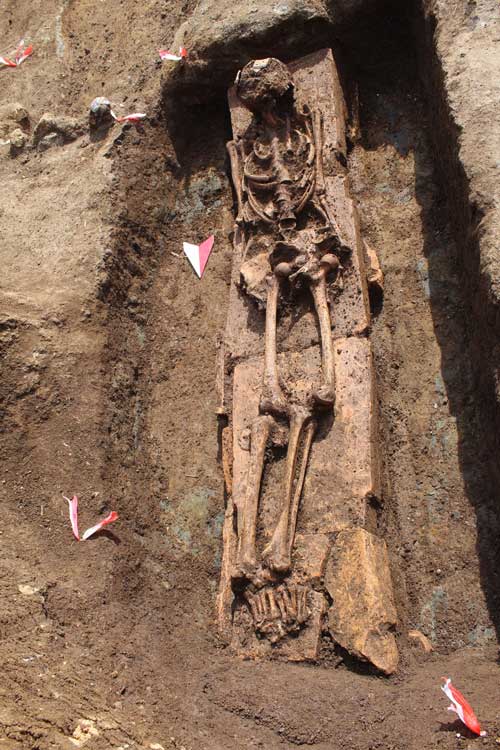 Scheletro scoperto nella necropoli a Pomezia