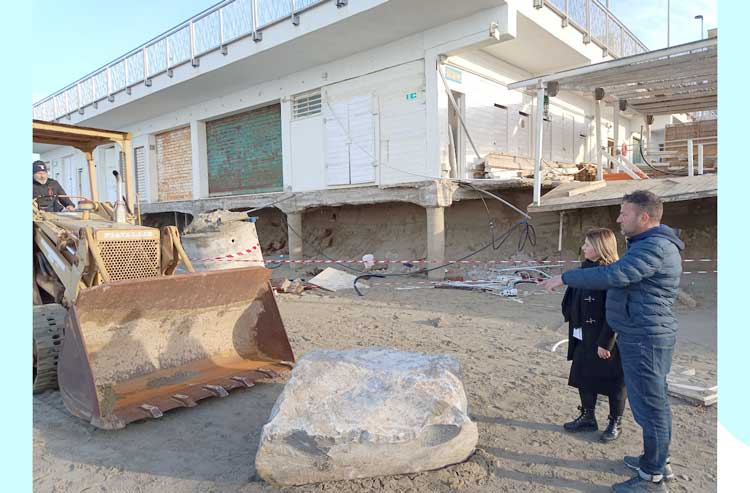 Una scogliera (artificiale) di 40 metri proteggerà la spiaggia di Torvaianica