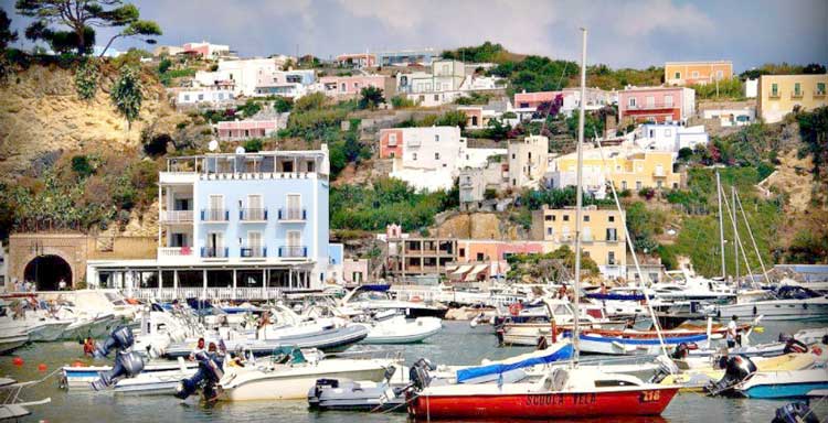 L'isola di Ponza avrà presto un nuovo eco-porto