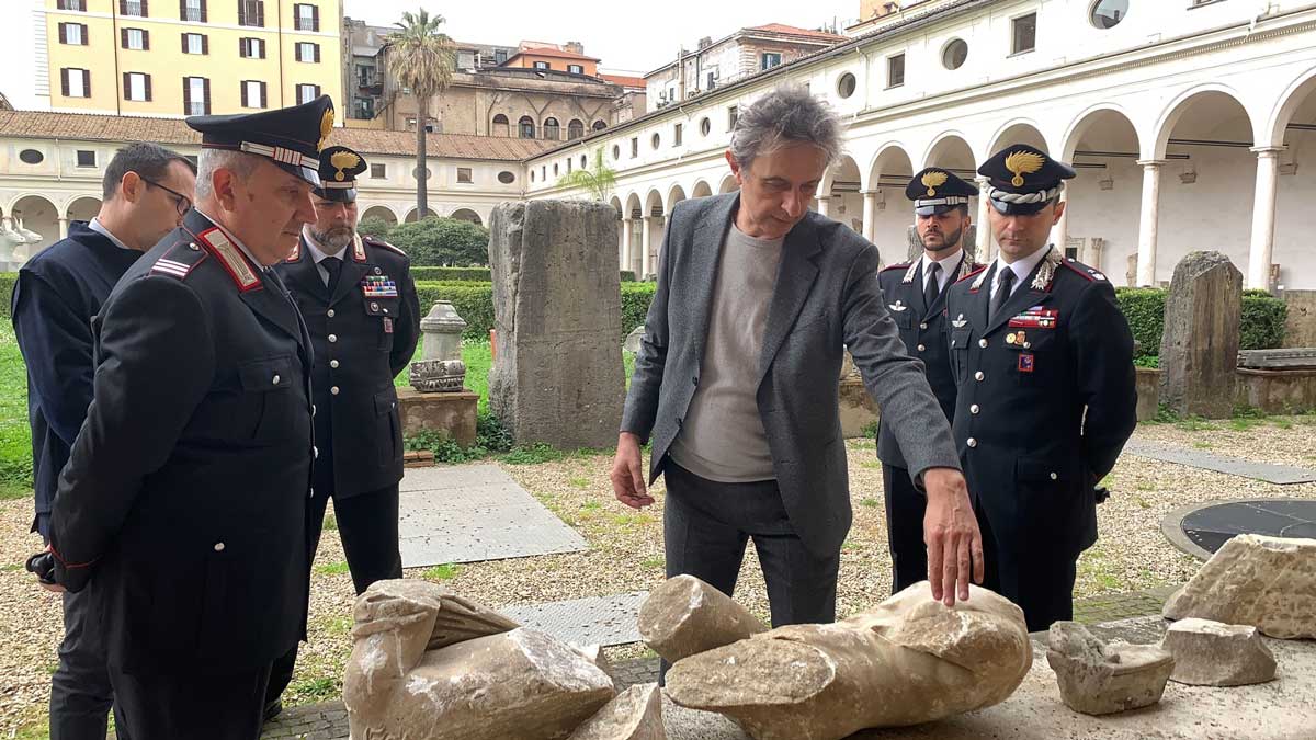 Reperti archeologici di inestimabile valore sequestrati a Castel Gandolfo