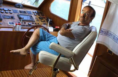 Lucio Dalla sul suo yacht