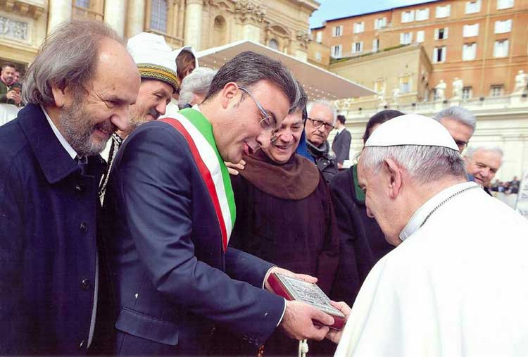 Papa Francesco incontra l'Associazione della Passione di Sezze