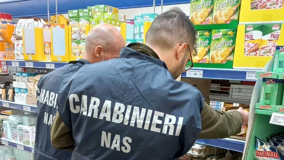 Controlli dei NAS di Latina, sanzionati 2 supermercati e una gastronomia