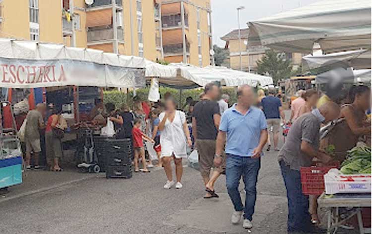 Il mercato settimanale di Ciampino si ingrandisce, più banchi di vendita in strada. Tempi e costi