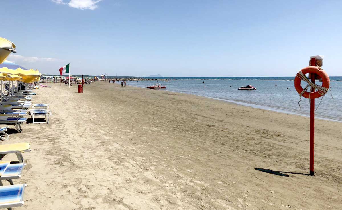 Rischio di chiusura di numerosi accessi alle spiagge di Nettuno