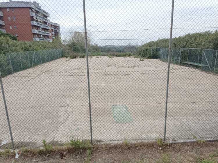 Pomezia, 5 campi da calcio e basket comunali (abbandonati) tornano a risplendere
