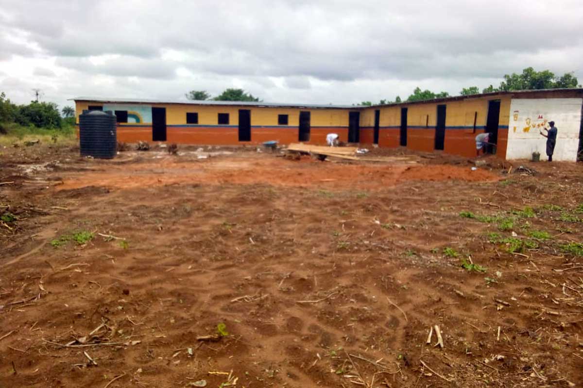 Scuola di Umuokanne-Town in Nigeria in costruzione