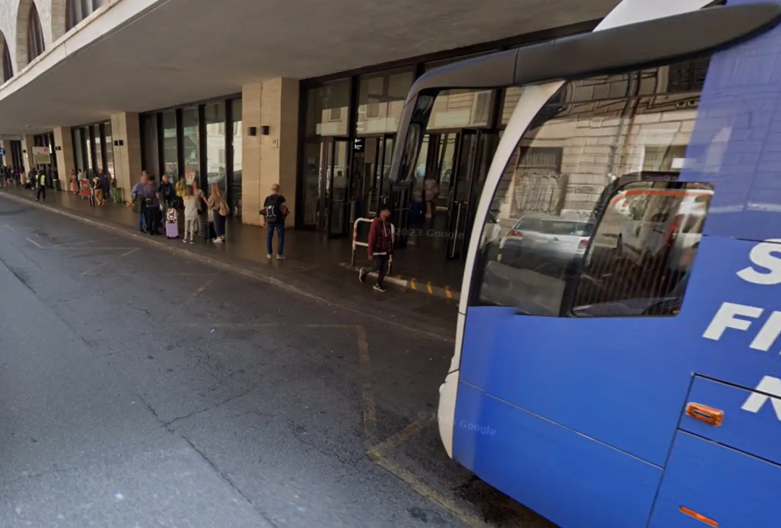 Roma, via Giolitti 32, la zona della stazione Termini dive fanno capolinea gli autobus