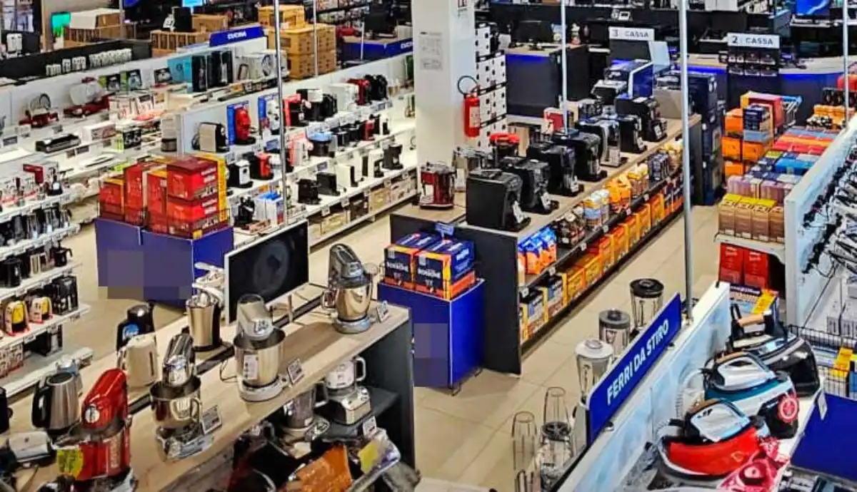 Catena di negozi di elettrodomestici licenzia più di 200 lavoratori nel Lazio