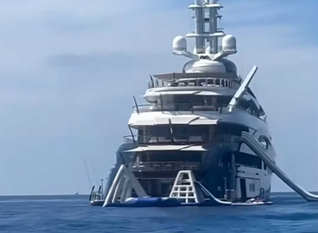 Il quarto uomo più ricco del mondo tra Ponza e Anzio con il suo mega yacht