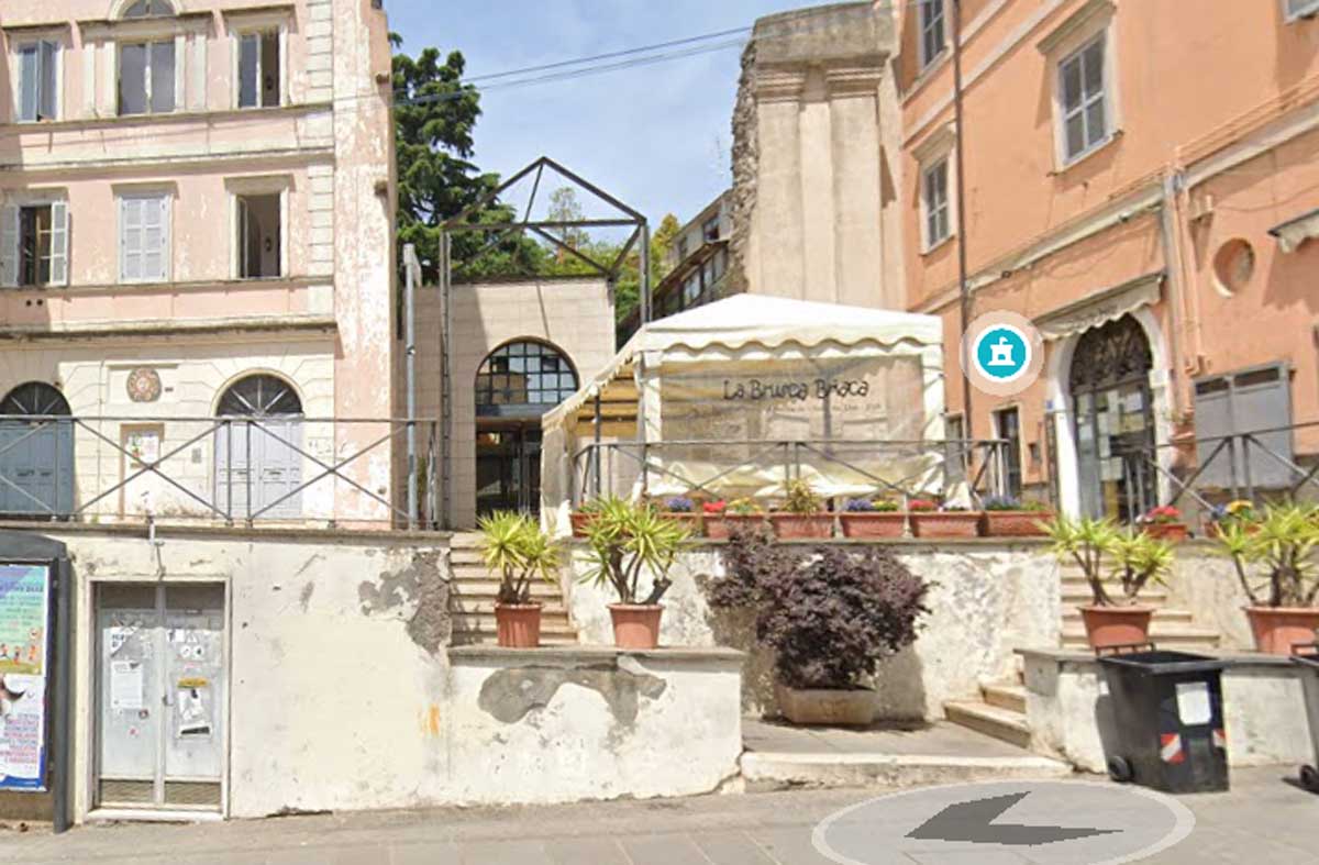 Genzano, l'Auditorium dell'Infiorata visto da via Belardi, doto Street View