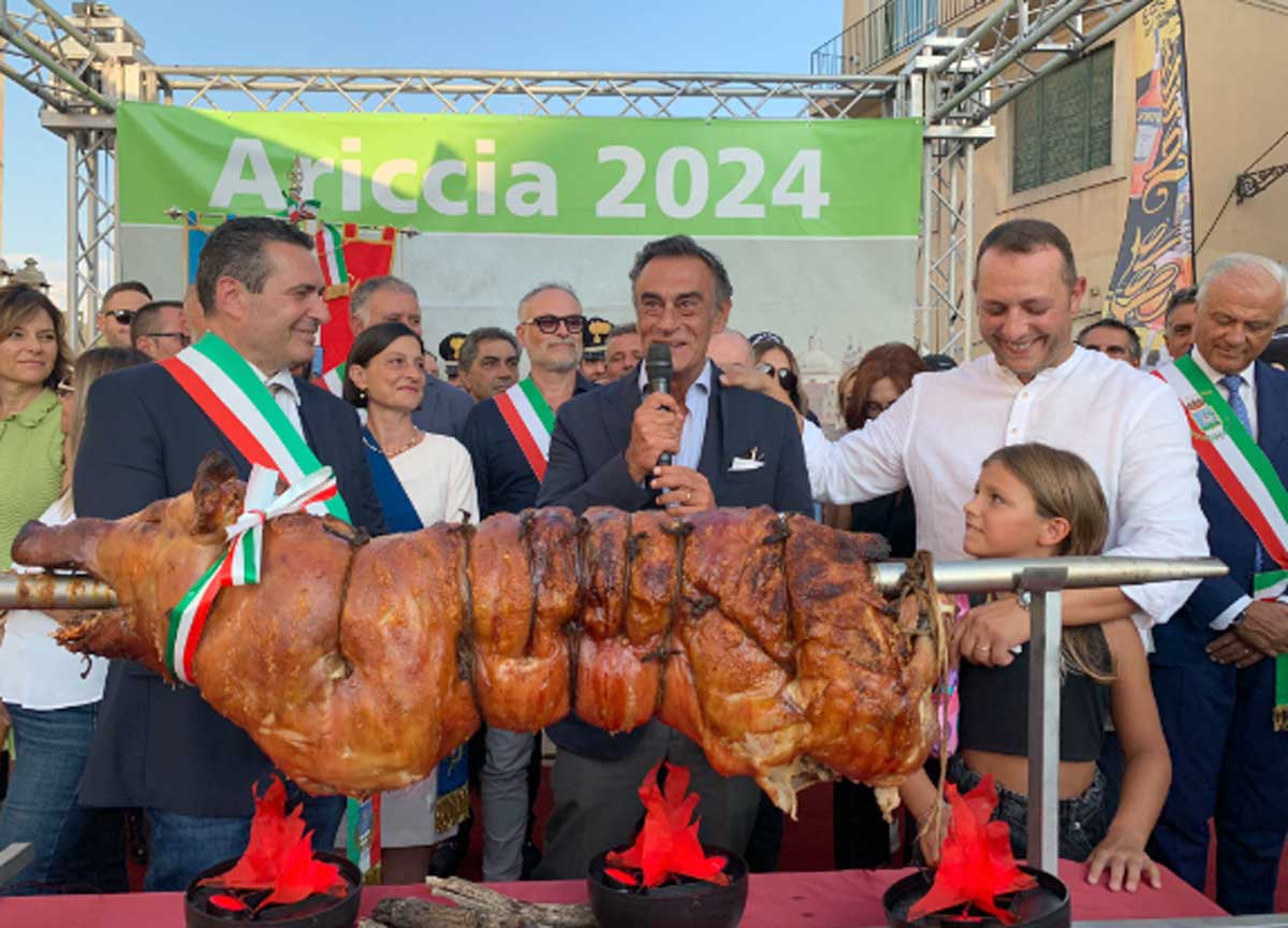 72esima Sagra della Porchetta di Ariccia: il senatore Silvestroni e il sindaco di Ariccia Staccoli