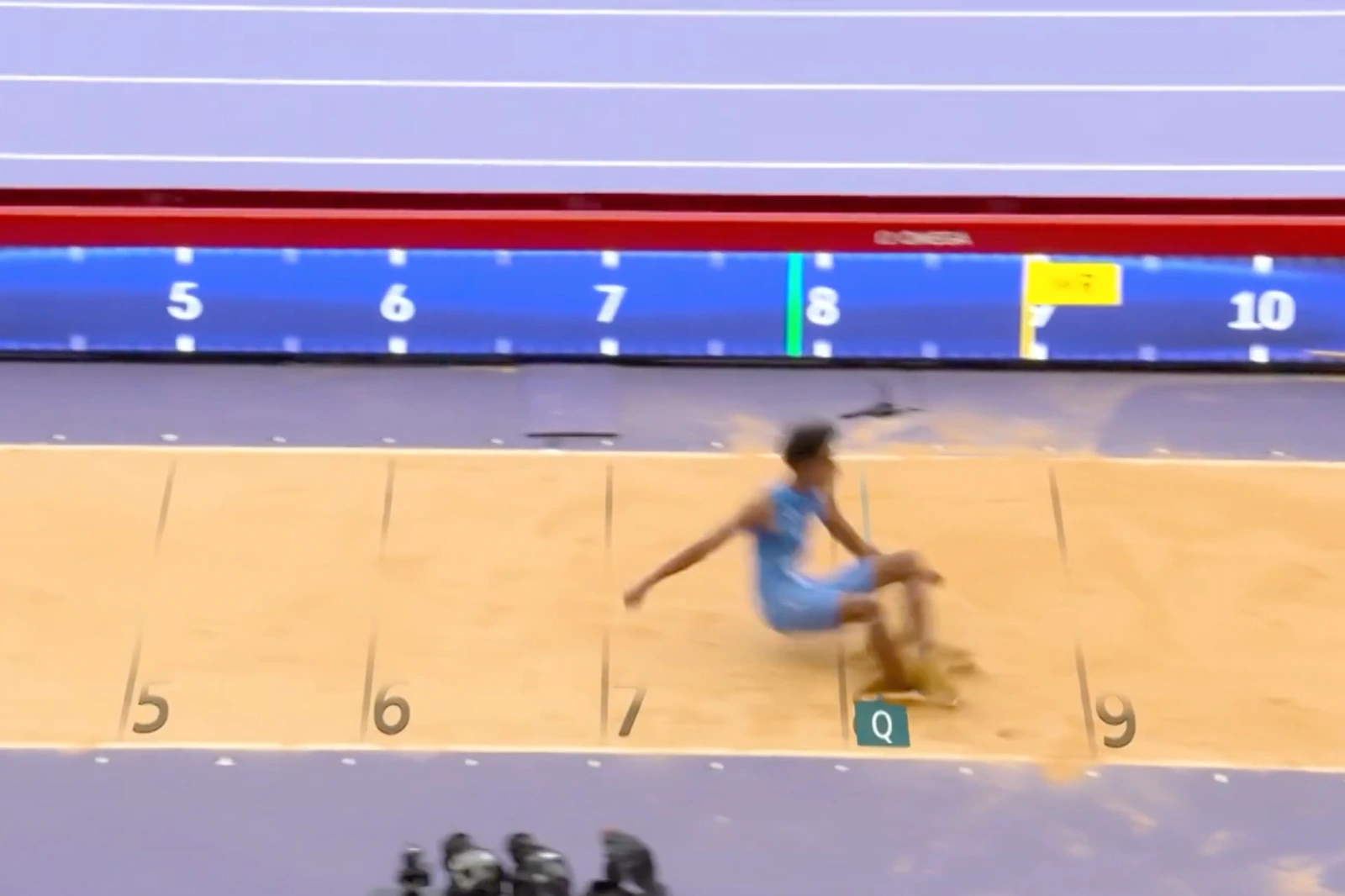 Il salto di 8.01 con cui Mattia Furlani si è qualificato alla finale del Salto in lungo delle Olimpadi di PArigi