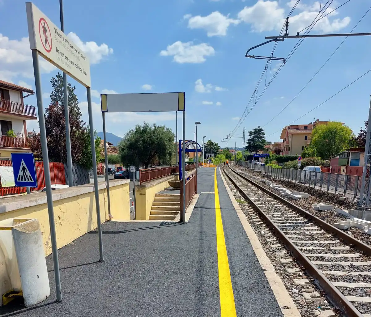 Stazione ferroviaria Castelli Romani